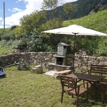 Charming 3½ In Valposchiavo 度假居